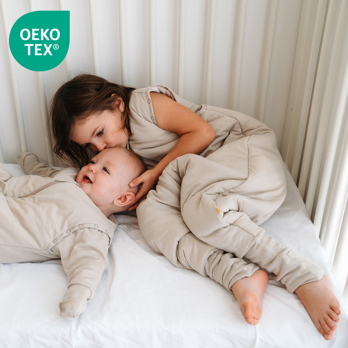 Saco de dormir con pies y suelas antideslizantes y mangas 1.0 TOG_Taupe_OEKOTEX_1200