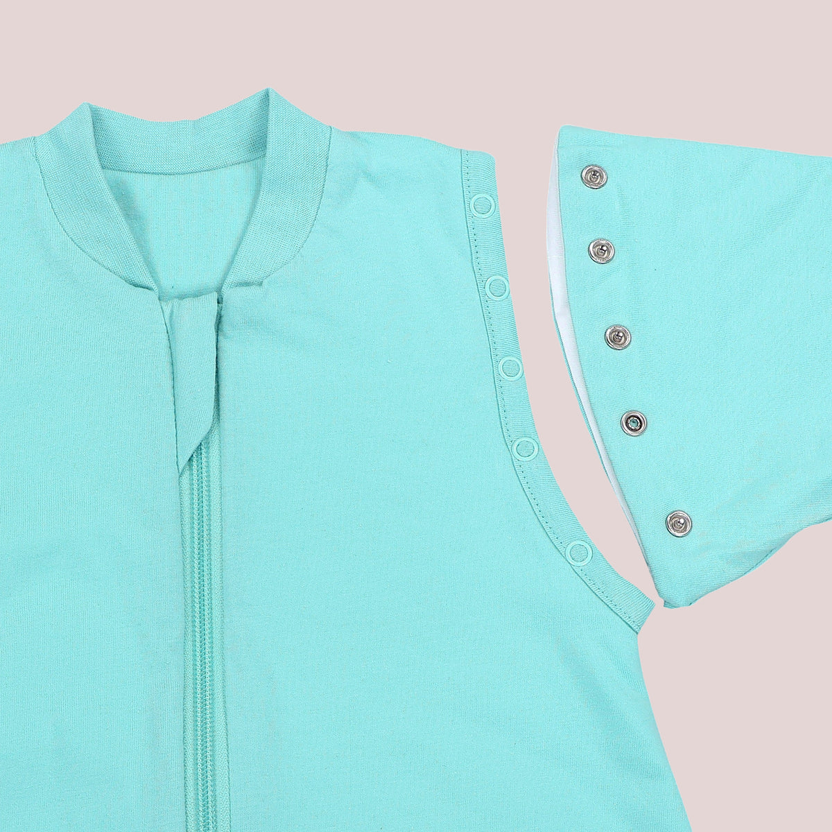 Saco de dormir con pies y suelas antideslizantes 2.5 TOG_Agua_zona del brazo_1202