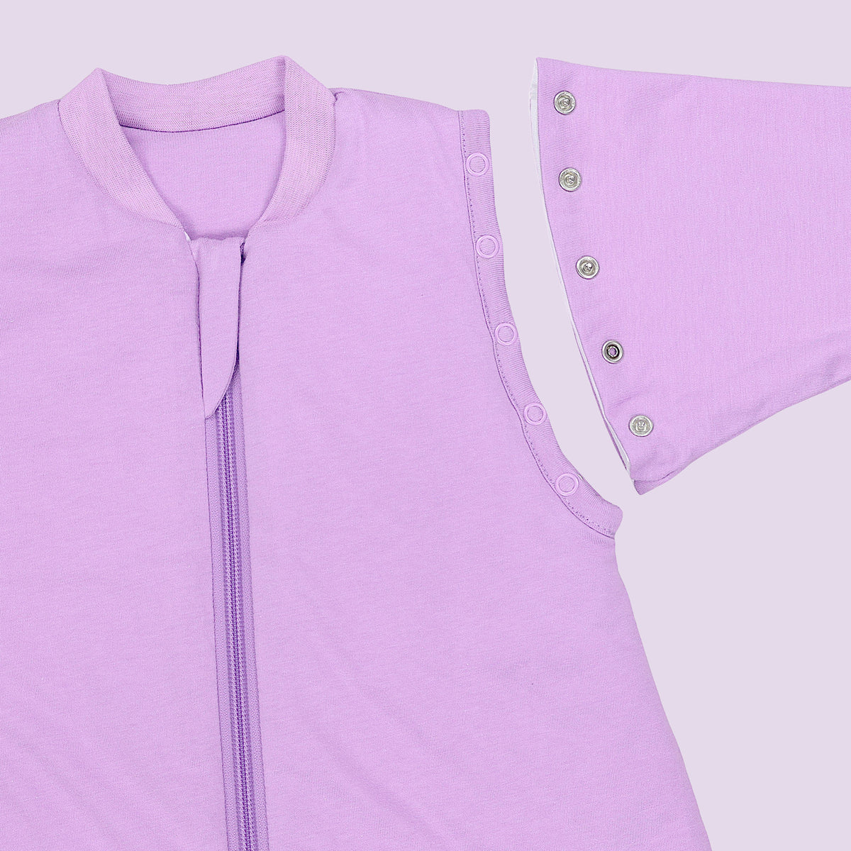 Saco de dormir con pies y suelas antideslizantes 2.5 TOG_Lila_zona del brazo_1202
