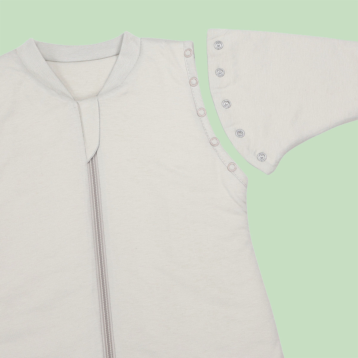 Saco de dormir con pies y suelas antideslizantes 2.5 TOG_Taupe_zona del brazo_1202